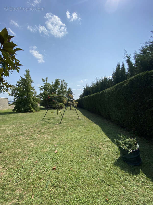 Terrain à VARENNES-SUR-SEINE