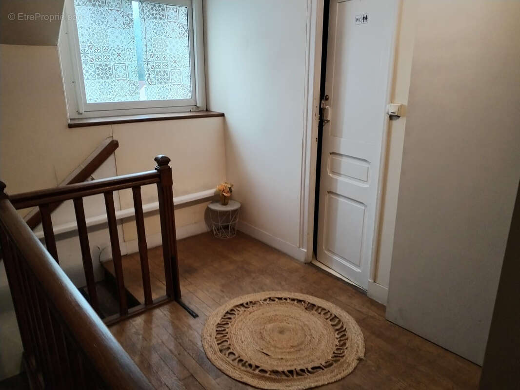 Commerce à PONT-SUR-YONNE