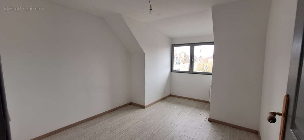 Maison à VILLENEUVE-L&#039;ARCHEVEQUE