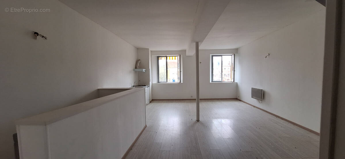 Maison à VILLENEUVE-L&#039;ARCHEVEQUE