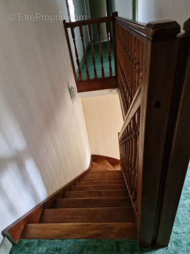 Maison à VILLENEUVE-SUR-YONNE