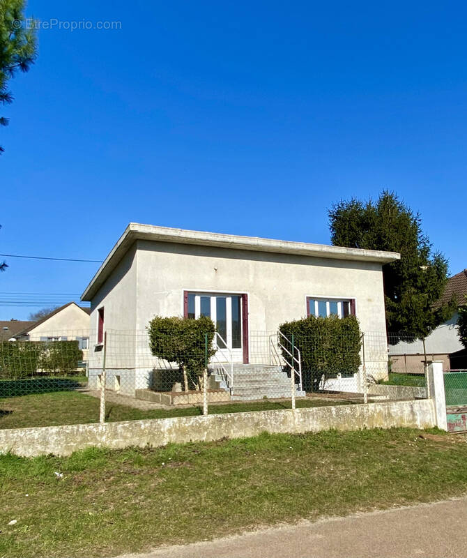 Maison à VILLEBLEVIN