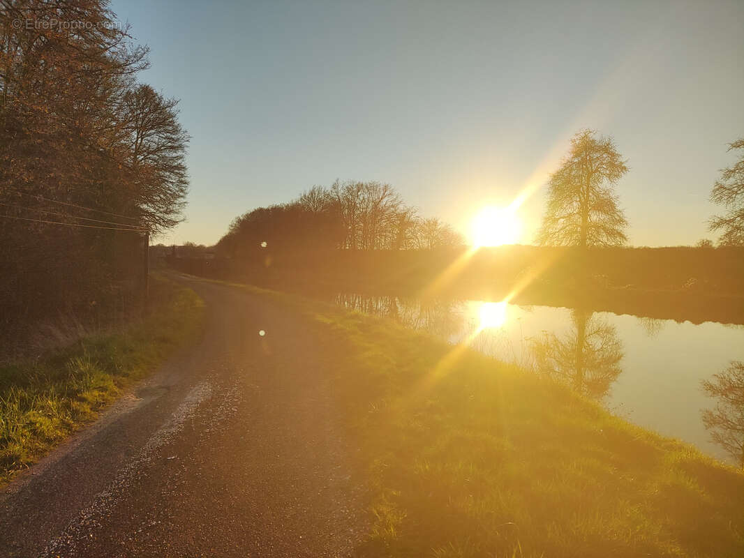 Terrain à ROGNY-LES-SEPT-ECLUSES