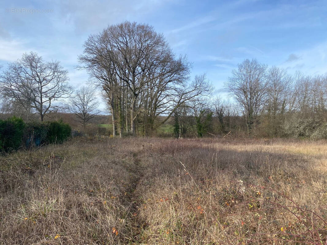 Terrain à ROGNY-LES-SEPT-ECLUSES