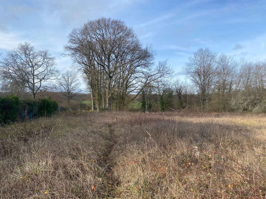 Terrain à ROGNY-LES-SEPT-ECLUSES