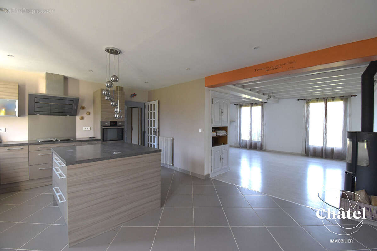 Maison à MORTEFONTAINE