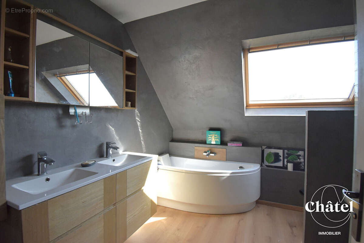 Maison à MORTEFONTAINE