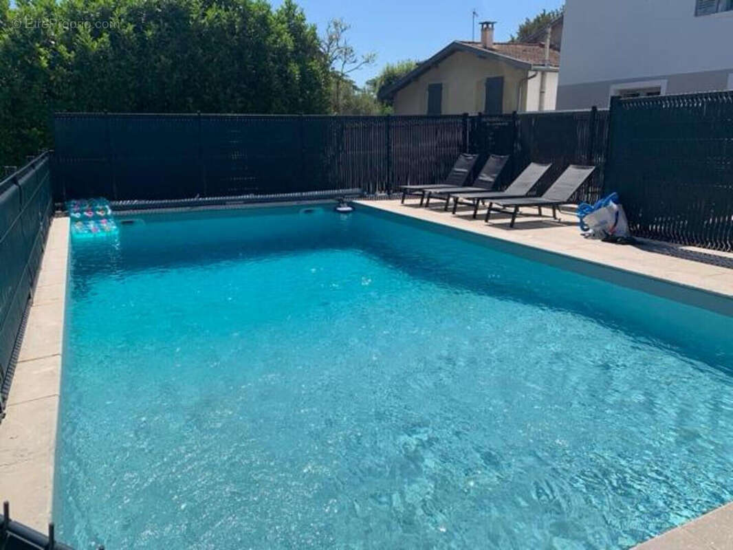 Appartement à CHAMPAGNE-AU-MONT-D&#039;OR