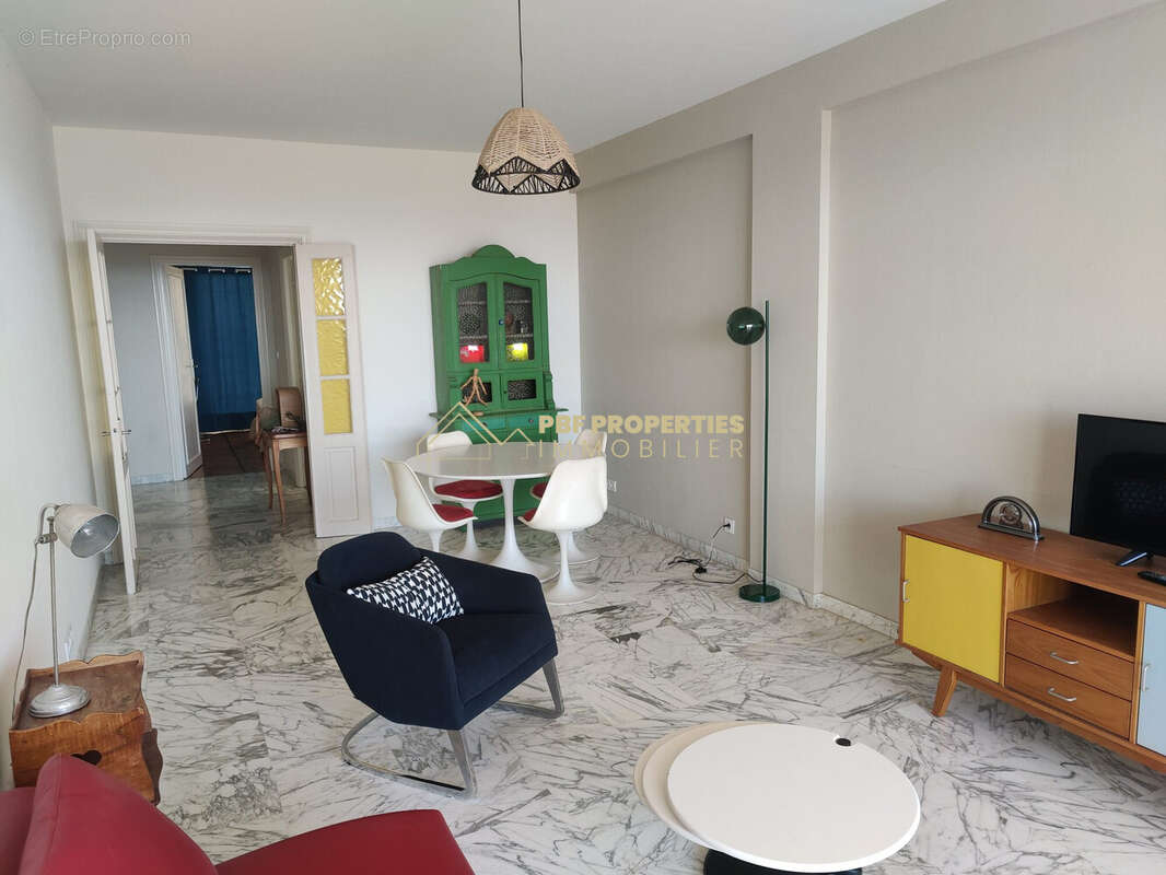 Salon - Appartement à NICE