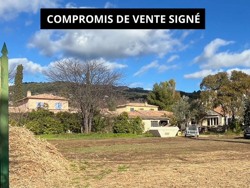 Terrain à OLLIOULES