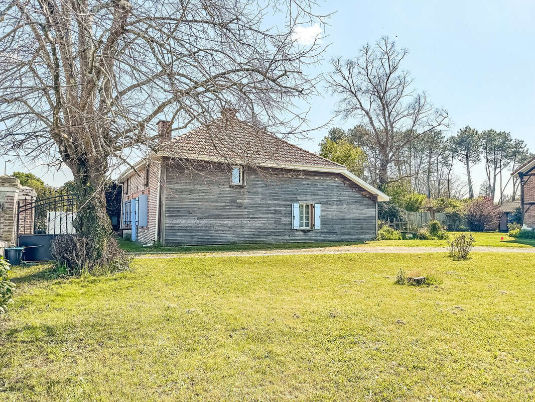 Maison à SAINT-JULIEN-EN-BORN