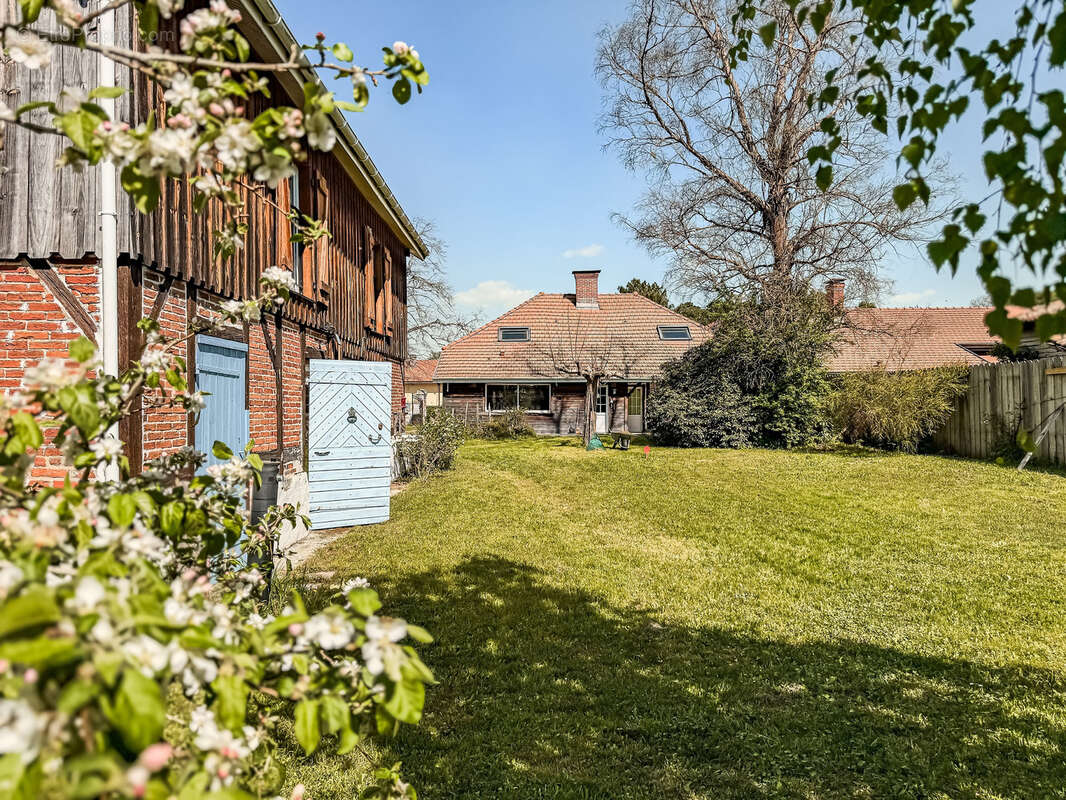 Maison à SAINT-JULIEN-EN-BORN