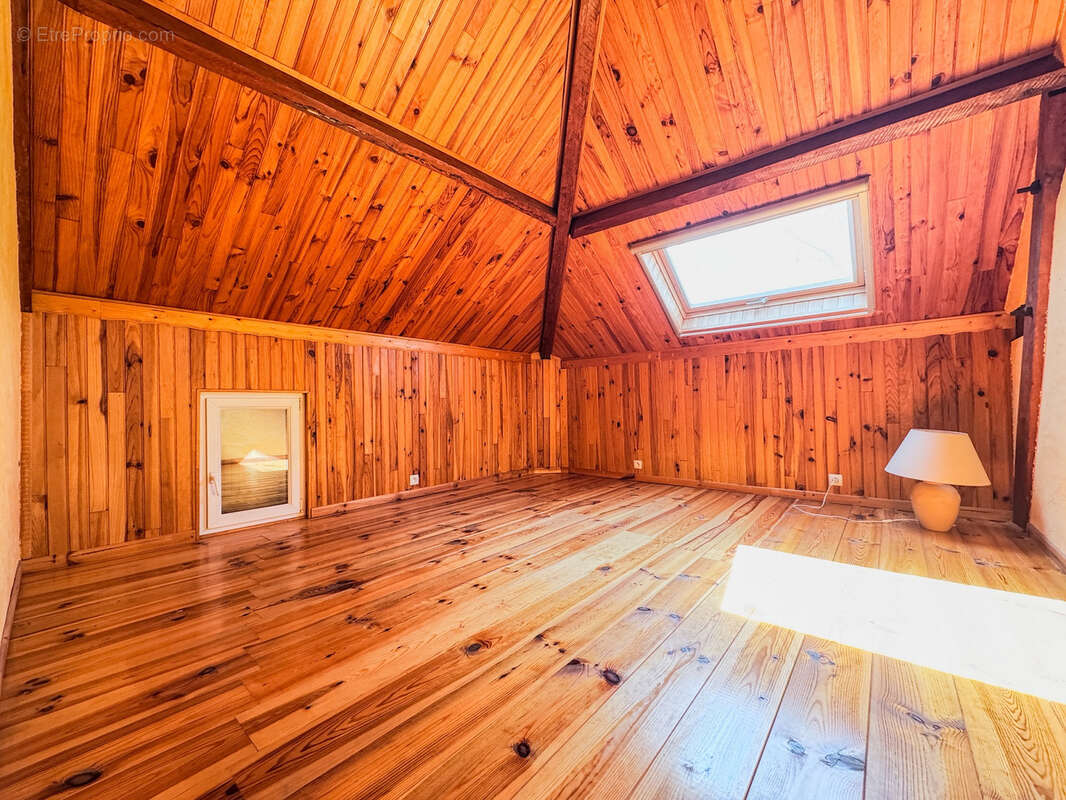 Maison à SAINT-JULIEN-EN-BORN