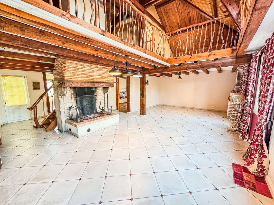 Maison à SAINT-JULIEN-EN-BORN