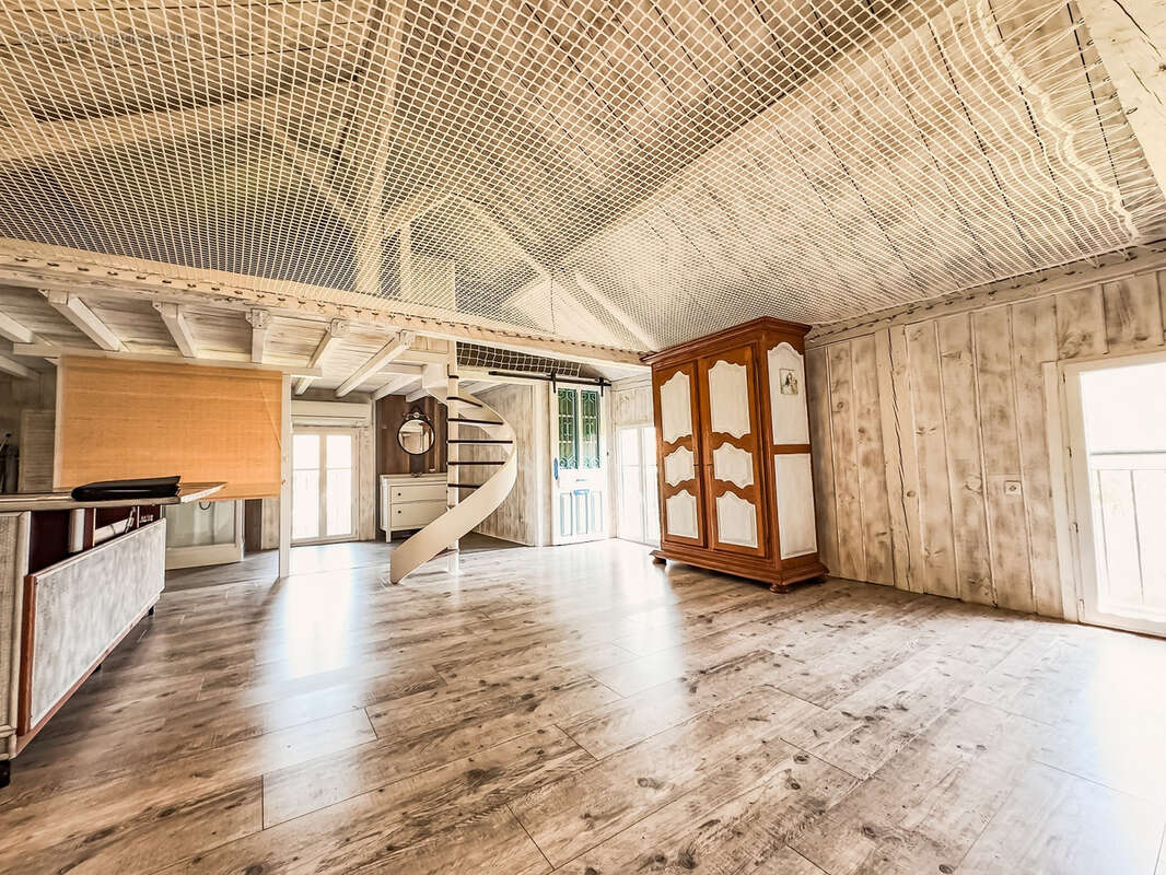 Maison à SAINT-JULIEN-EN-BORN