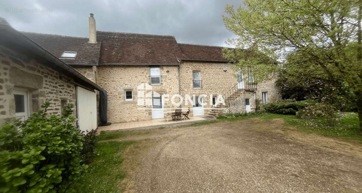 Maison à SAINT-DENIS-SUR-SARTHON