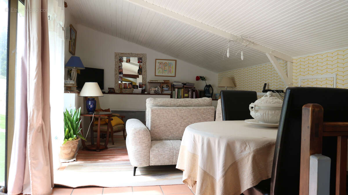 Maison à FONTCOUVERTE