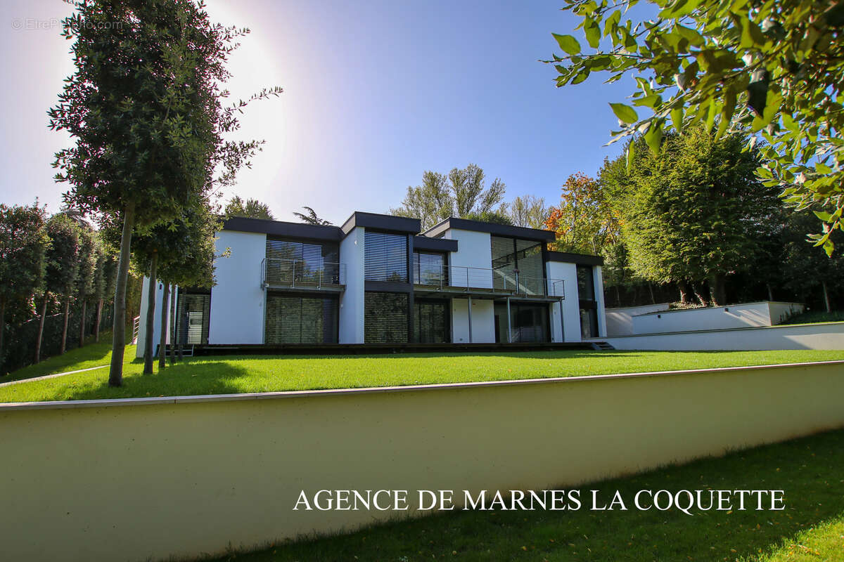 Maison à VILLE-D&#039;AVRAY