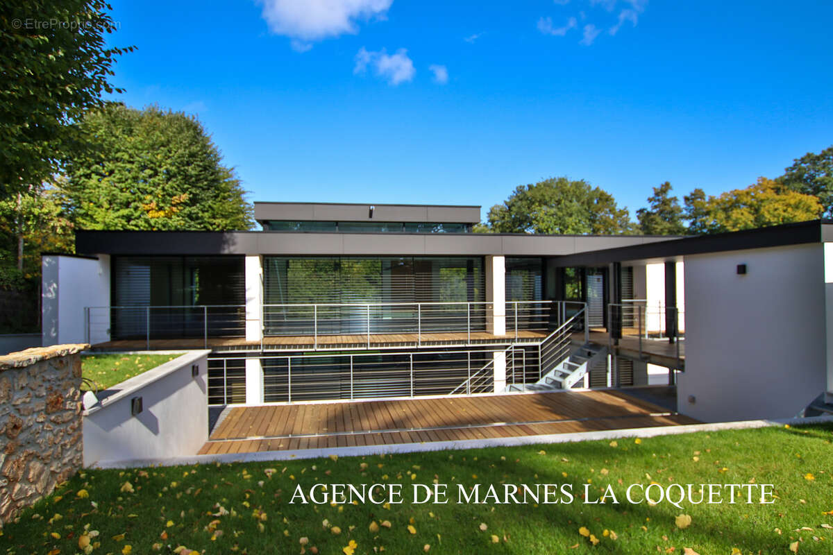 Maison à VILLE-D&#039;AVRAY