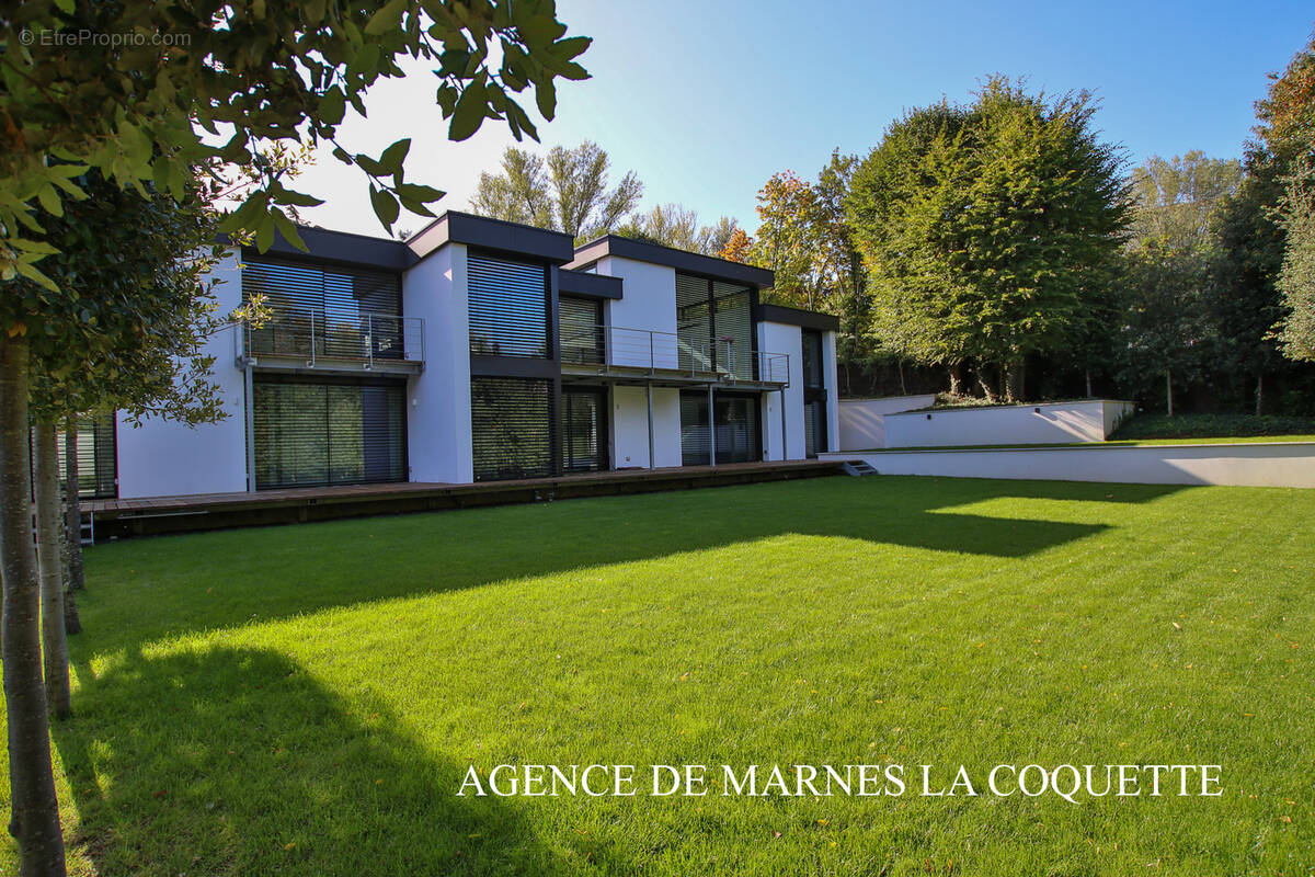 Maison à VILLE-D&#039;AVRAY