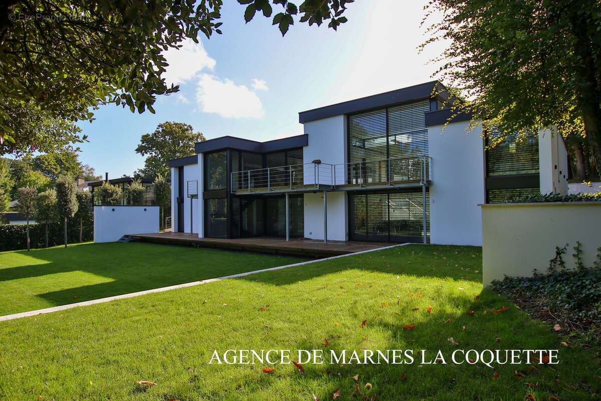 Maison à VILLE-D&#039;AVRAY