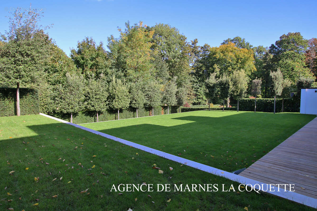 Maison à VILLE-D&#039;AVRAY