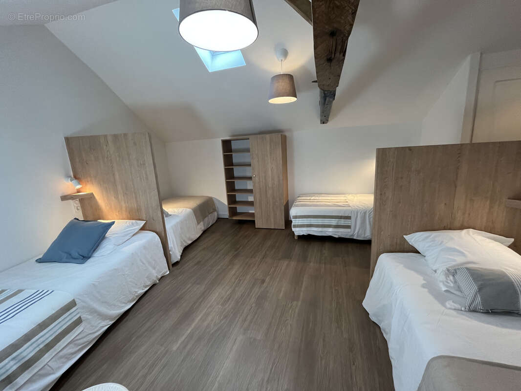 Commerce à MORTAGNE-SUR-SEVRE