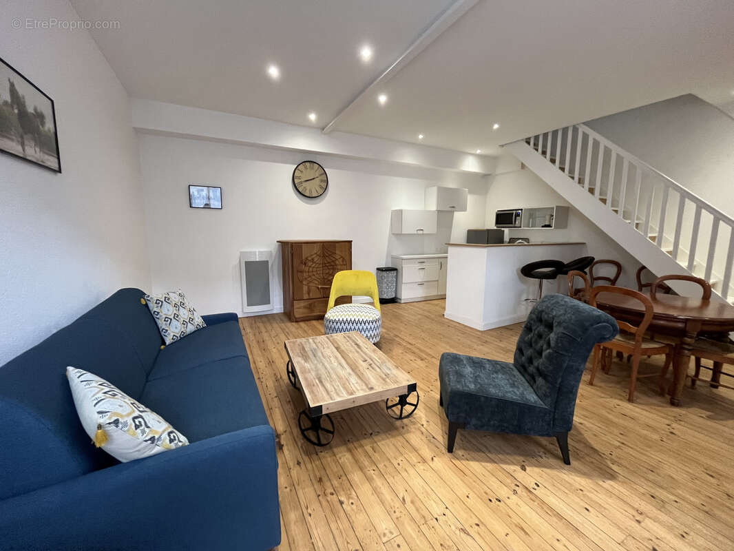 Commerce à MORTAGNE-SUR-SEVRE