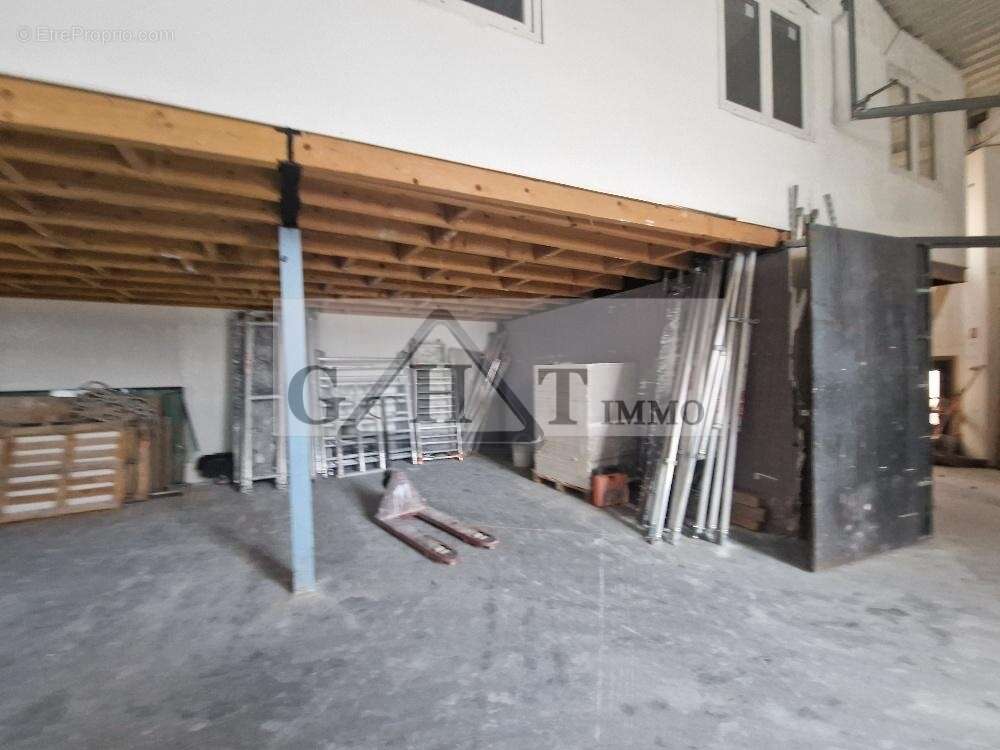 Commerce à LA COURNEUVE