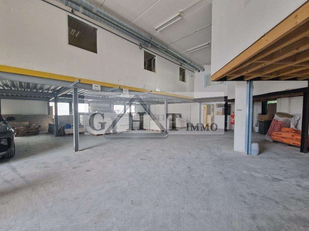 Commerce à LA COURNEUVE