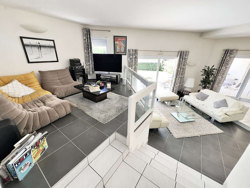 Maison à SAINT-CERGUES