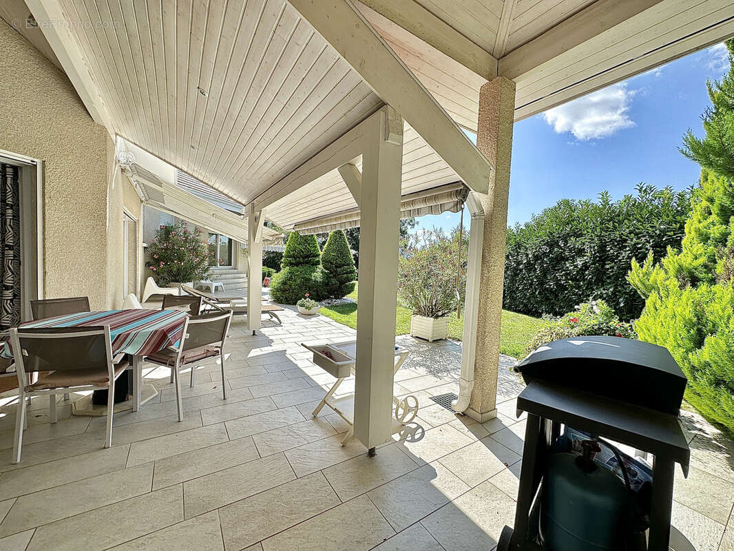 Maison à SAINT-CERGUES