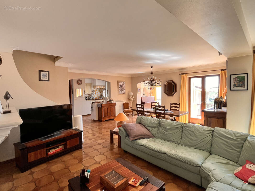 Maison à LES ISSAMBRES