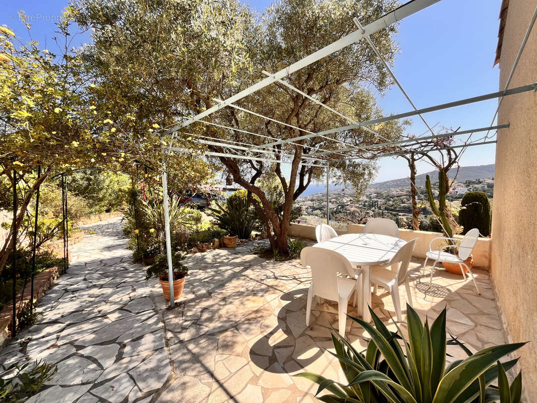 Maison à LES ISSAMBRES