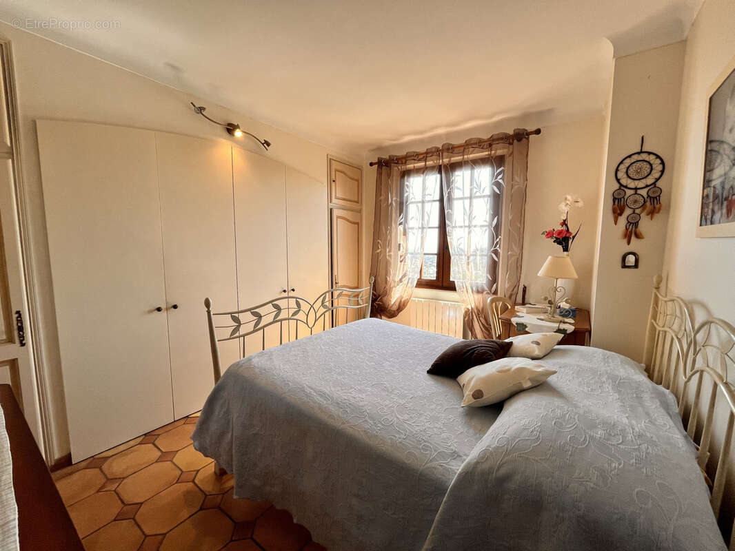 Maison à LES ISSAMBRES