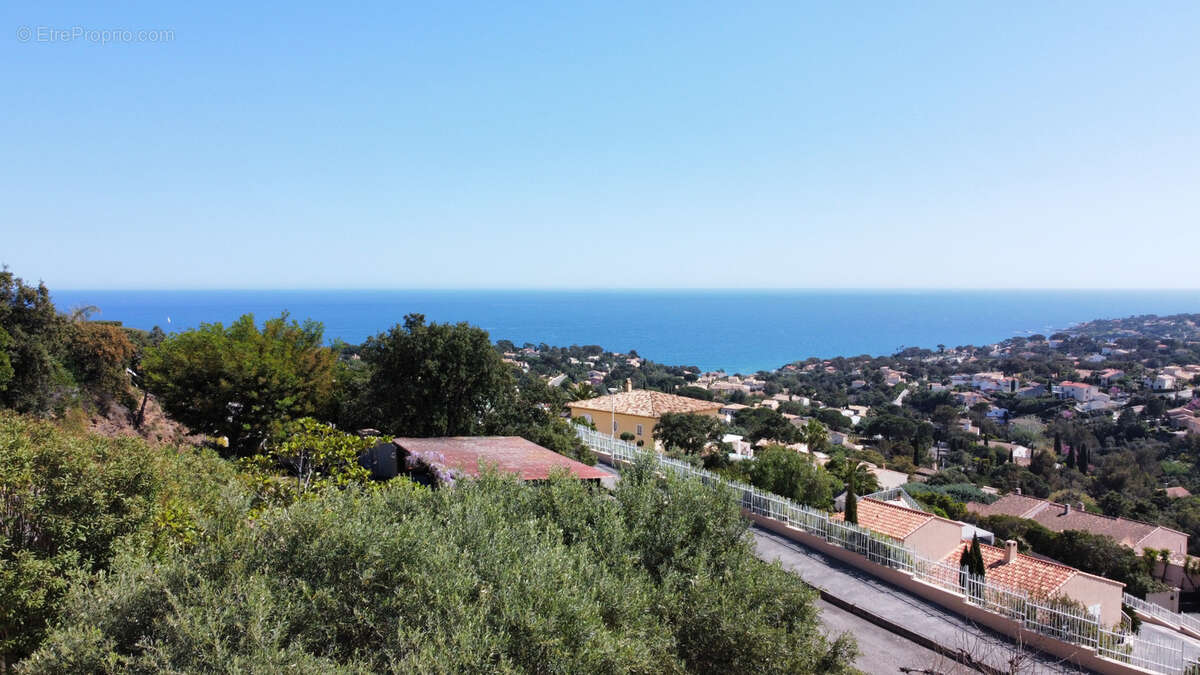 Maison à LES ISSAMBRES