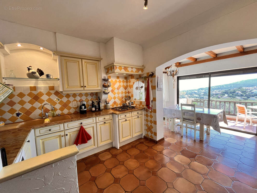 Maison à LES ISSAMBRES