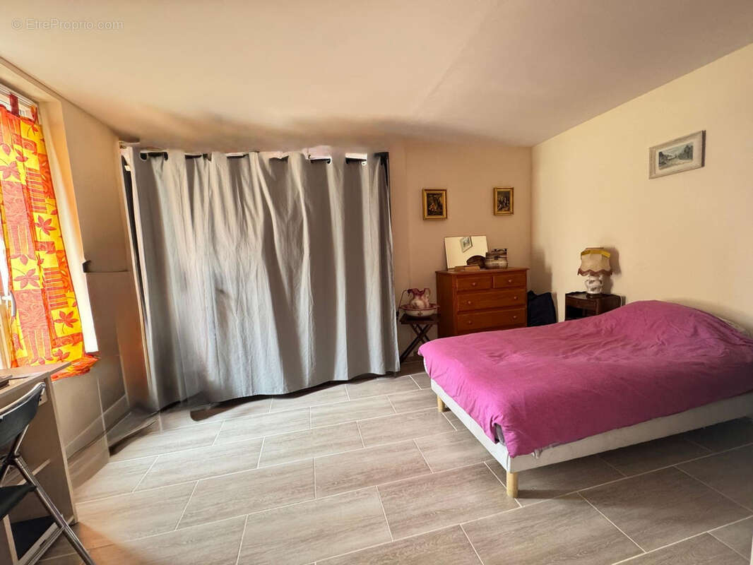 Maison à SAINT-GEORGES-DE-RENEINS