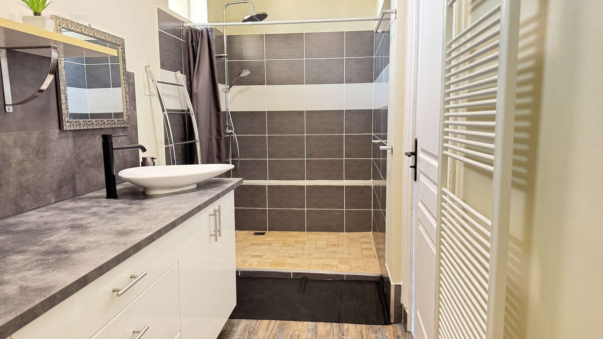 Maison à SAINT-GEORGES-DE-RENEINS