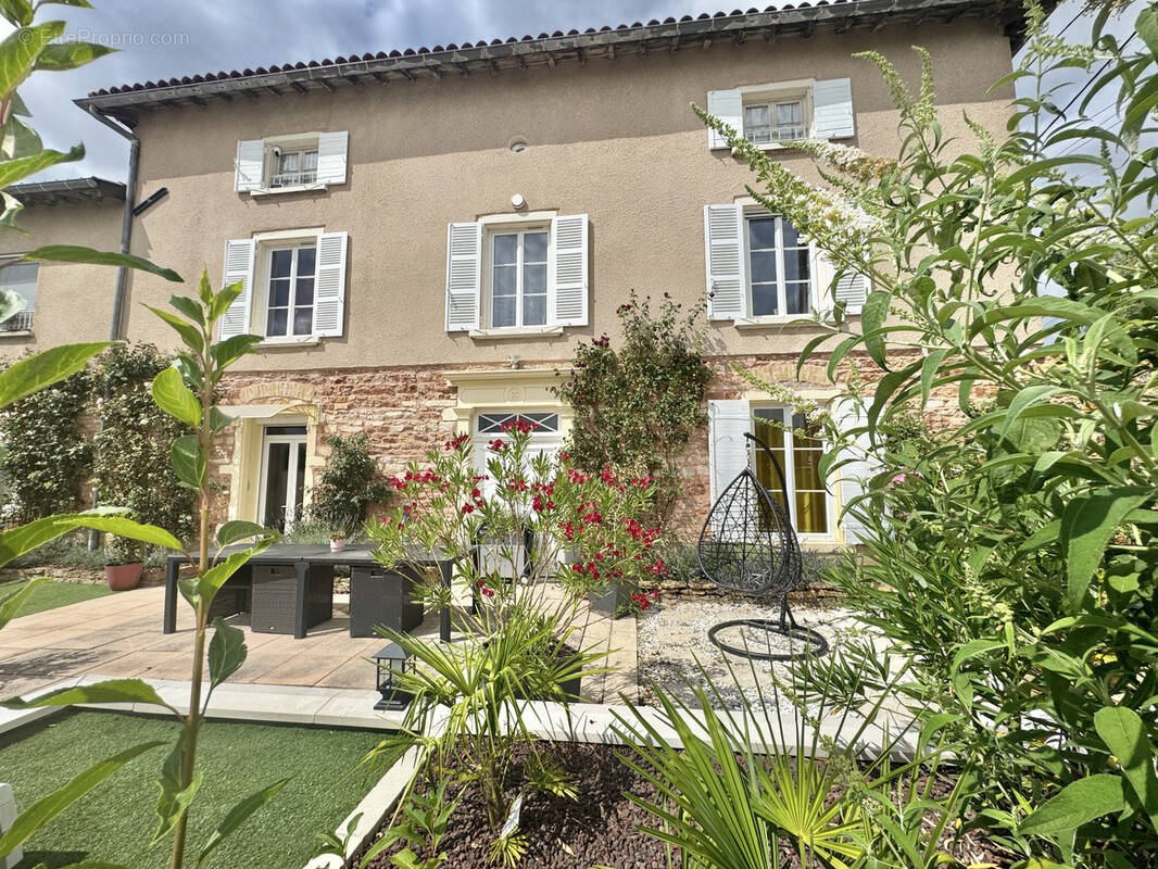 Maison à SAINT-GEORGES-DE-RENEINS