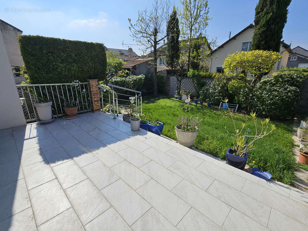 Maison à LIVRY-GARGAN