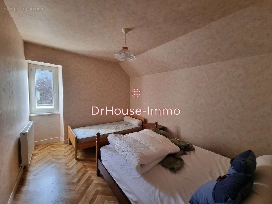 Maison à GY-LES-NONAINS