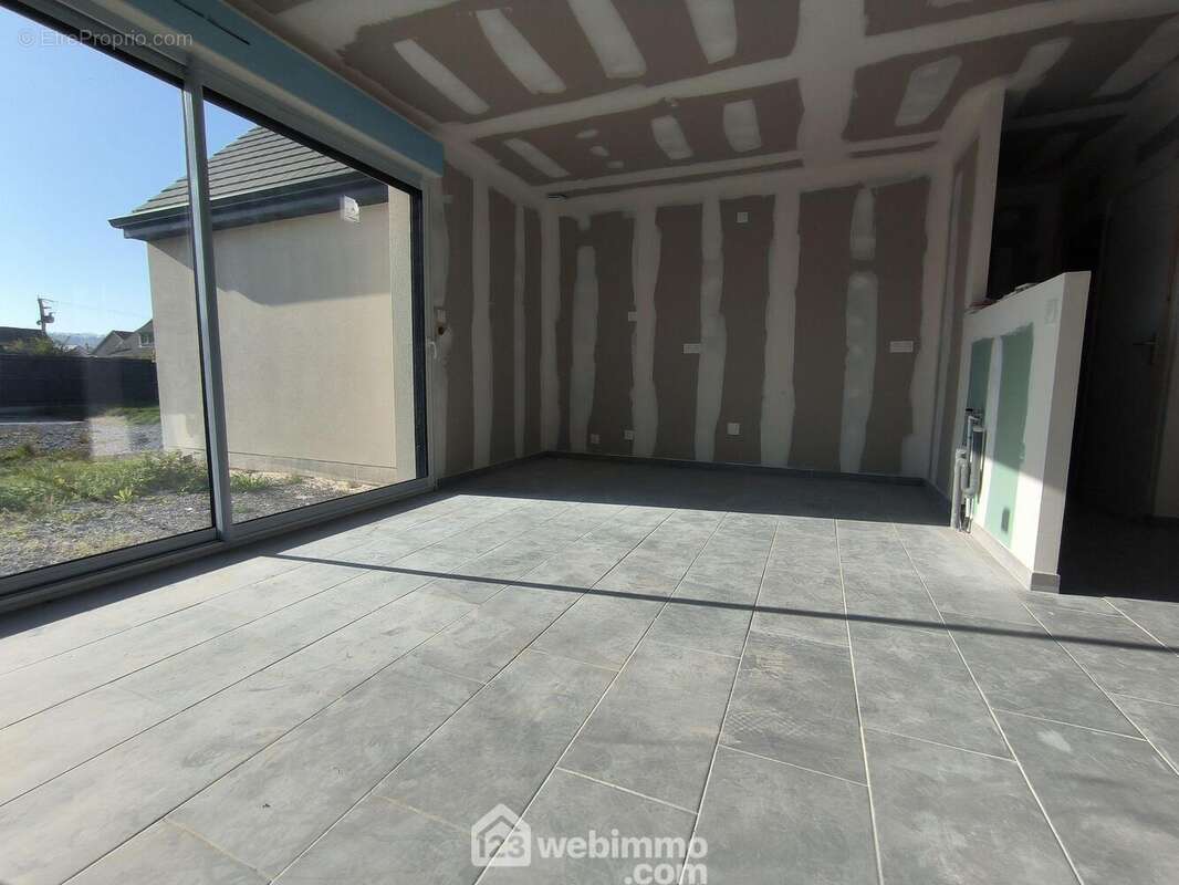 L&#039;emplacement de la cuisine ouverte à créer selon vos envies - Maison à PARGNY-FILAIN