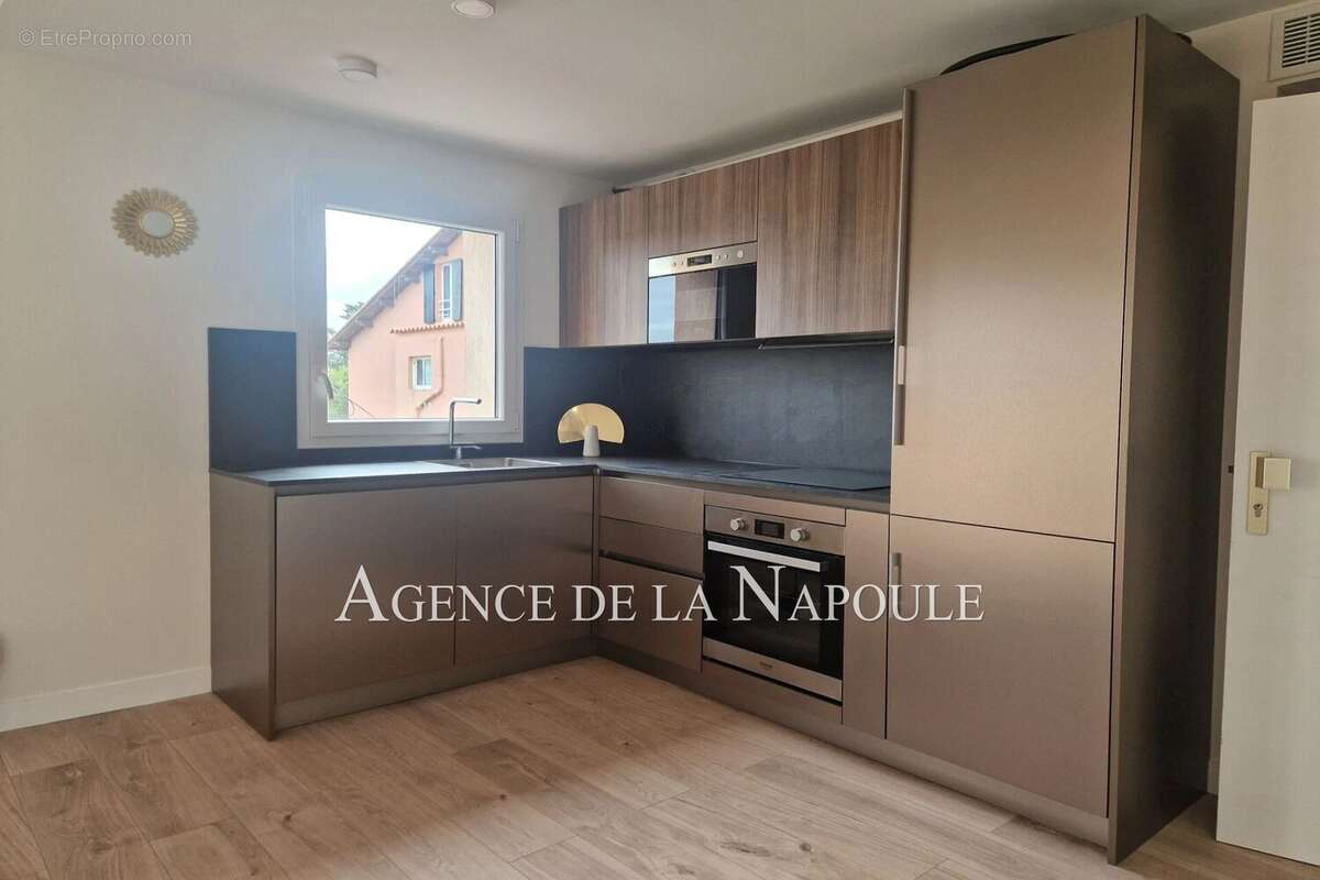 Appartement à MANDELIEU-LA-NAPOULE