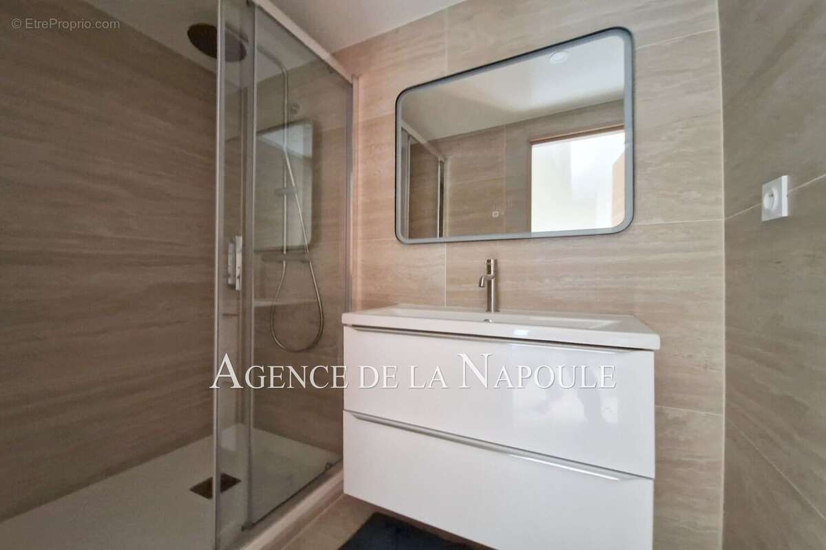 Appartement à MANDELIEU-LA-NAPOULE