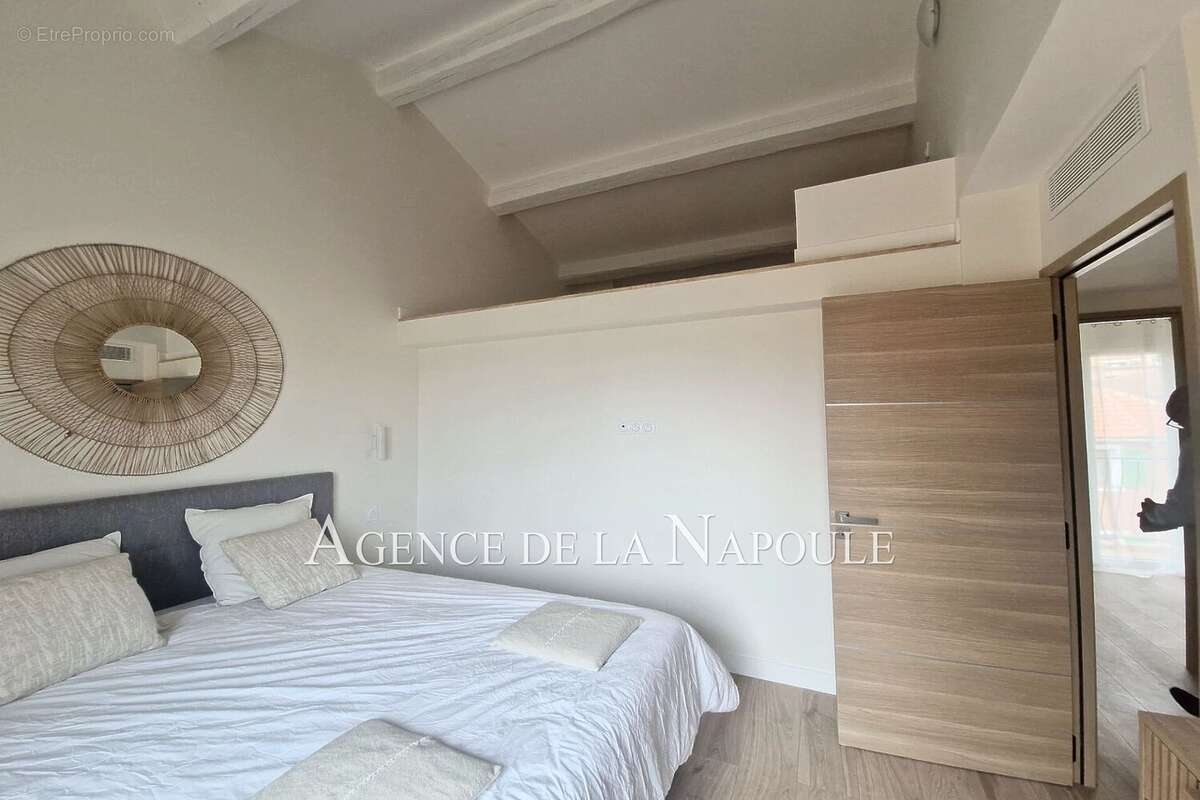 Appartement à MANDELIEU-LA-NAPOULE