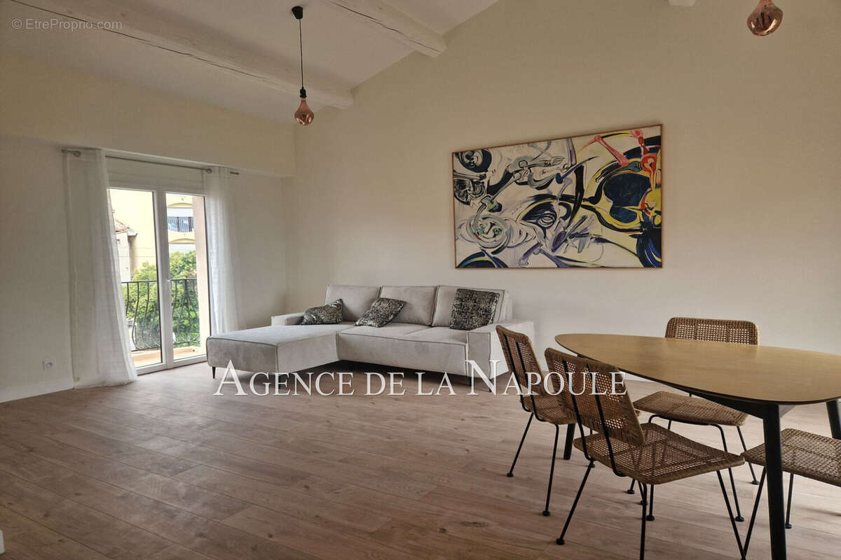 Appartement à MANDELIEU-LA-NAPOULE