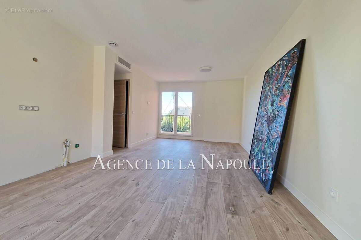 Appartement à MANDELIEU-LA-NAPOULE