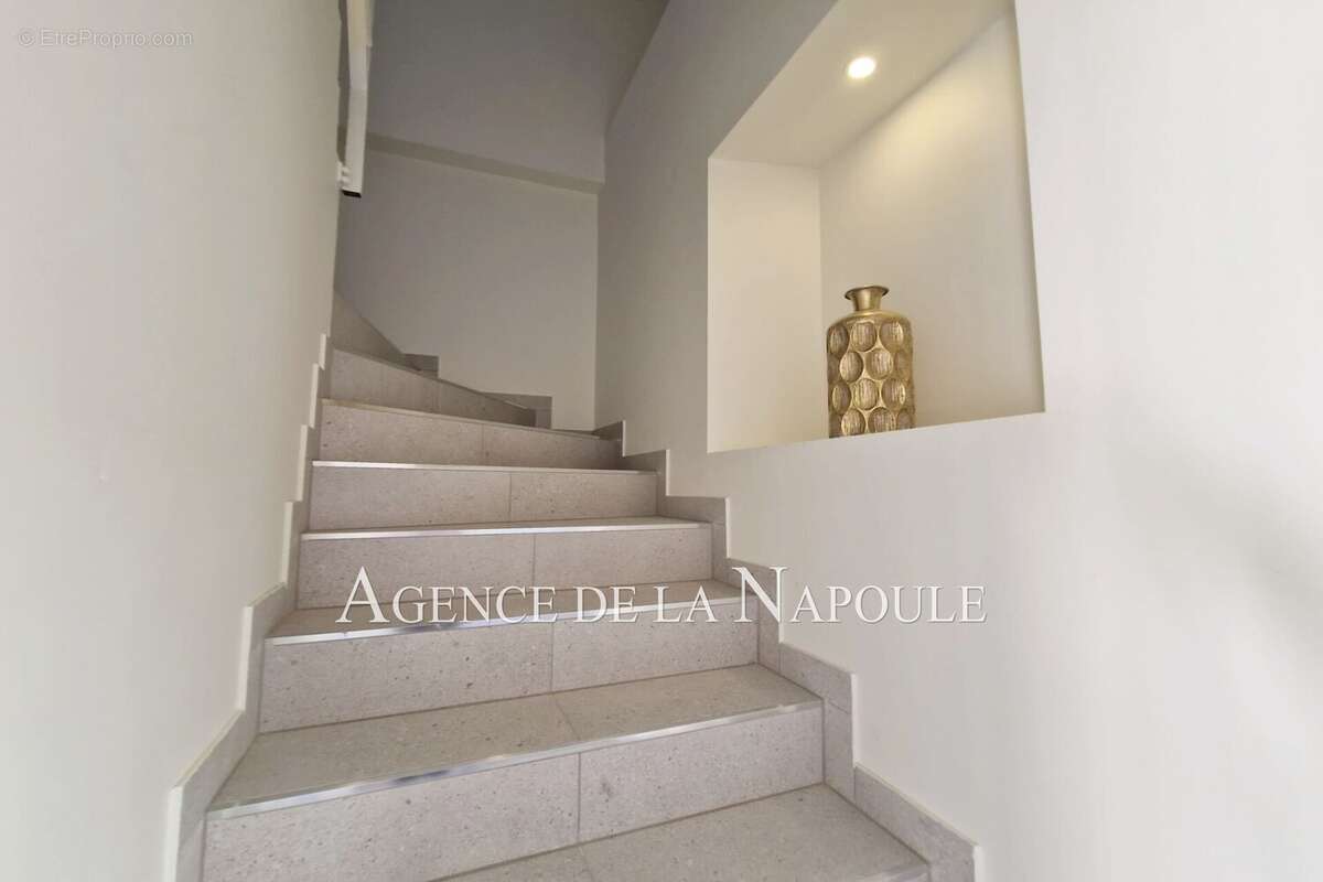 Appartement à MANDELIEU-LA-NAPOULE
