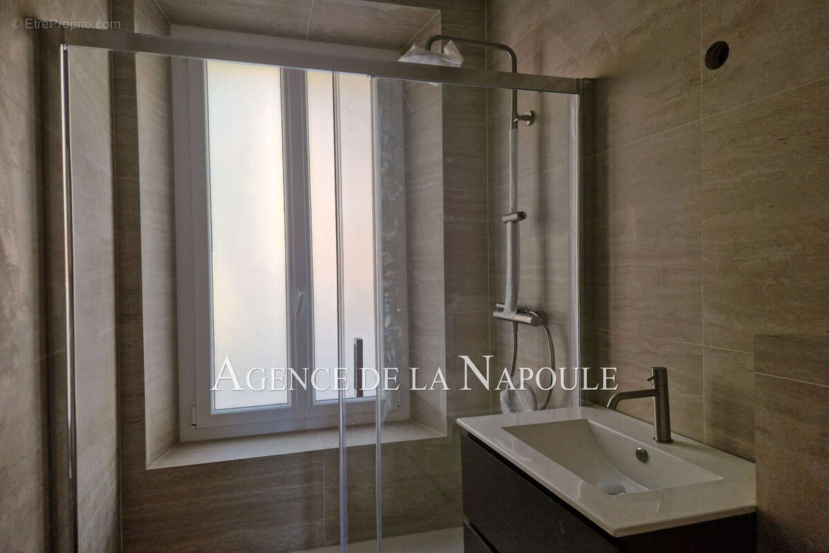 Appartement à MANDELIEU-LA-NAPOULE